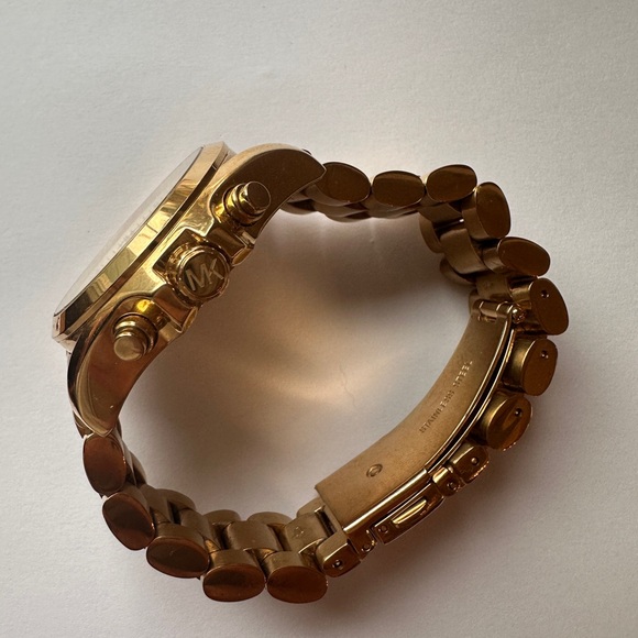 Michael Kors Bradshaw Women’s Watch - Picture 3 of 4